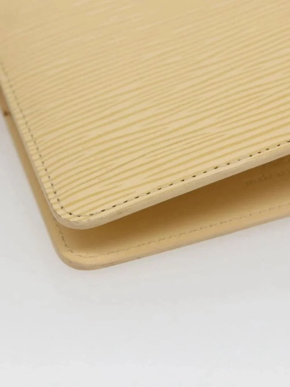 LOUIS VUITTON Epi Agenda MM Day Planner Cover Vanilla R2004A LV Auth 163109